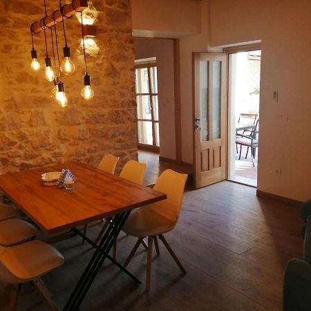 Apartments Dalmatian Stone House Turanj Exterior photo