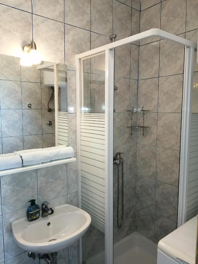 Apartments Dalmatian Stone House Turanj Exterior photo