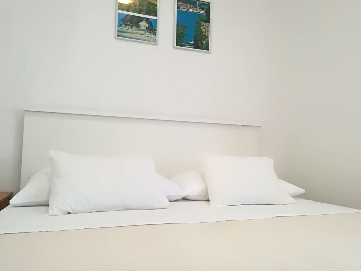 Apartments Dalmatian Stone House Turanj Exterior photo