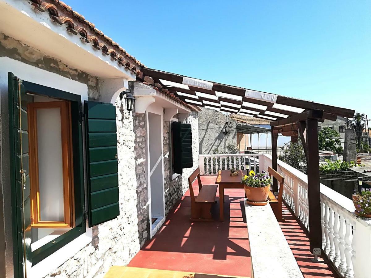 Apartments Dalmatian Stone House Turanj Exterior photo